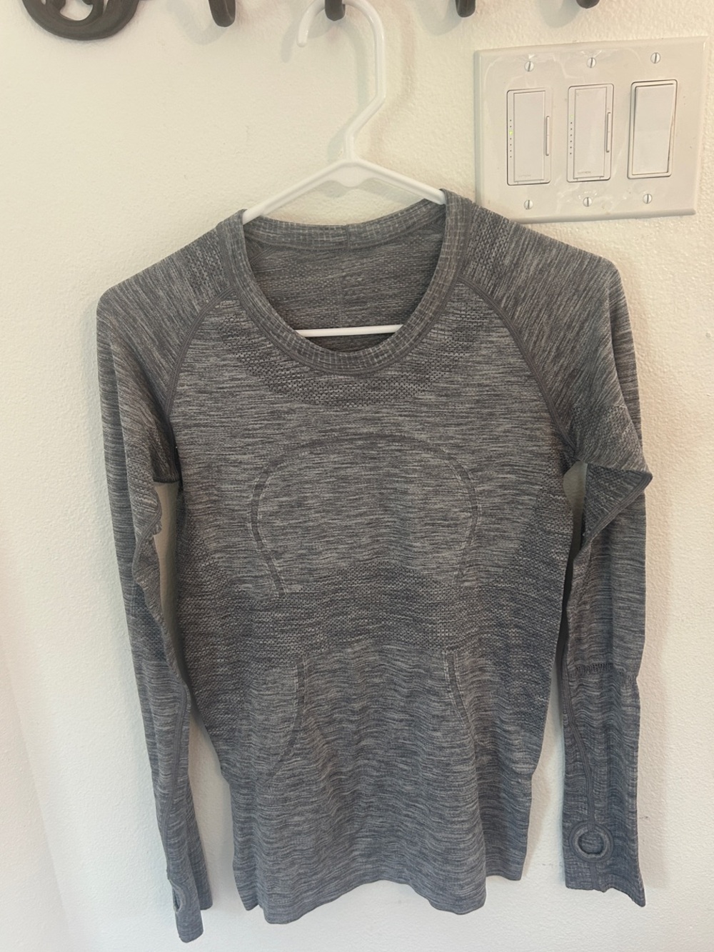 Women’s lululemon swiftly tech Gray Long Sleeve Athletic Top